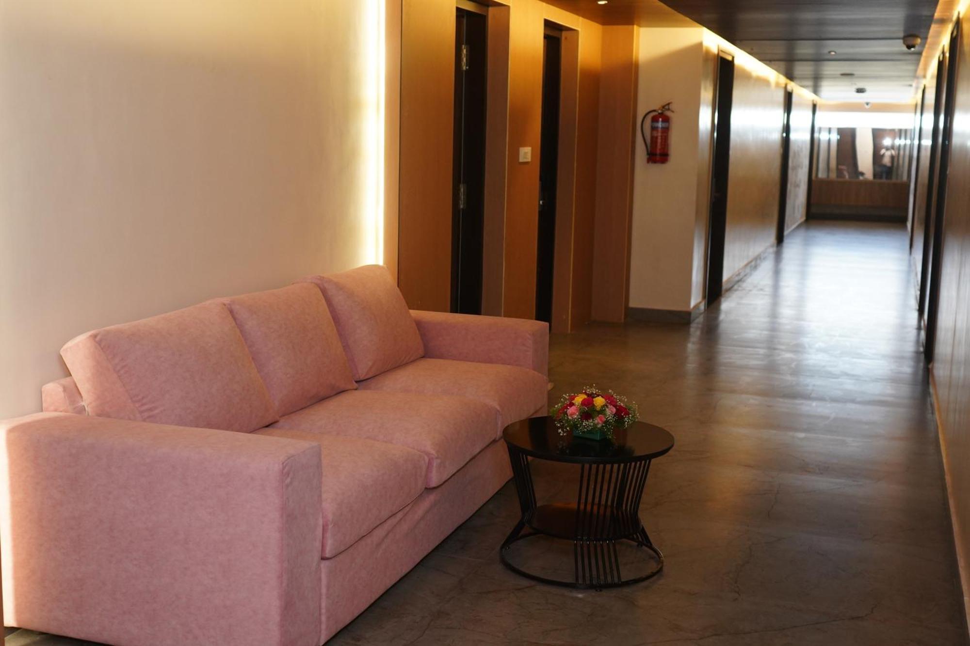 Vantara Suites Vellore Luaran gambar